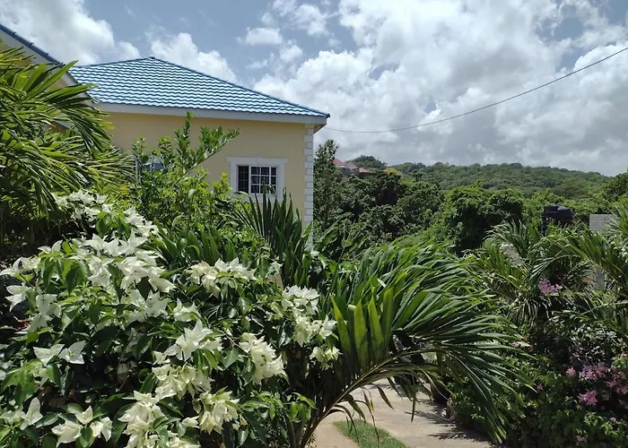 Charming Spacious Relaxing In *